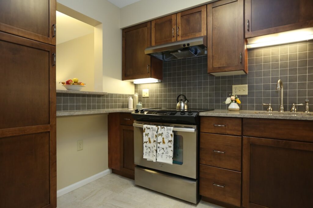 Chapel Oaks Apartment kitchen